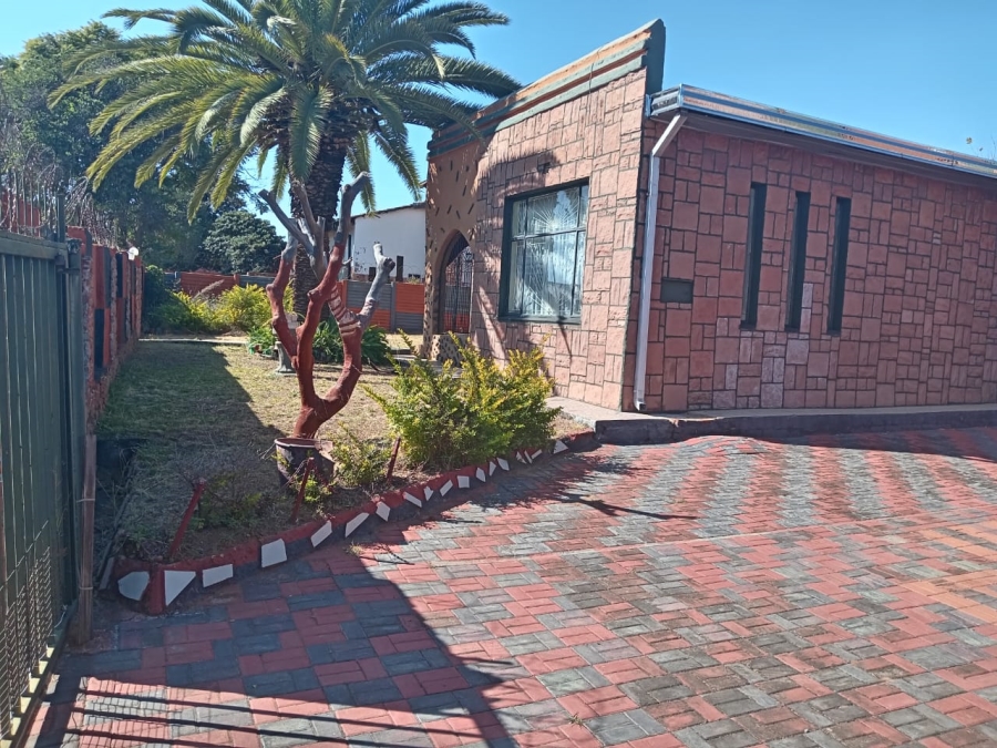 4 Bedroom Property for Sale in Mabopane Unit D North West